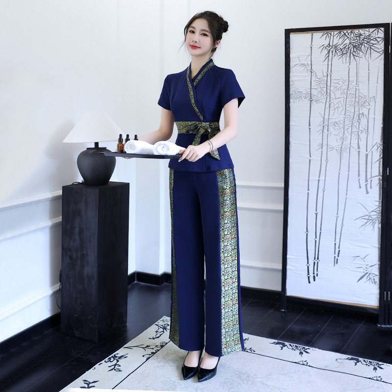 Tenue de travail pour technici - Wellness Spa With Massage avis et prix