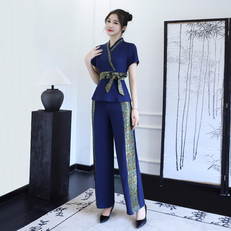 Tenue de travail pour technici - Wellness Spa With Massage avis et prix
