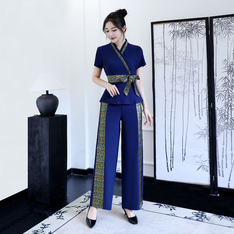 Tenue de travail pour technici - Wellness Spa With Massage avis et prix